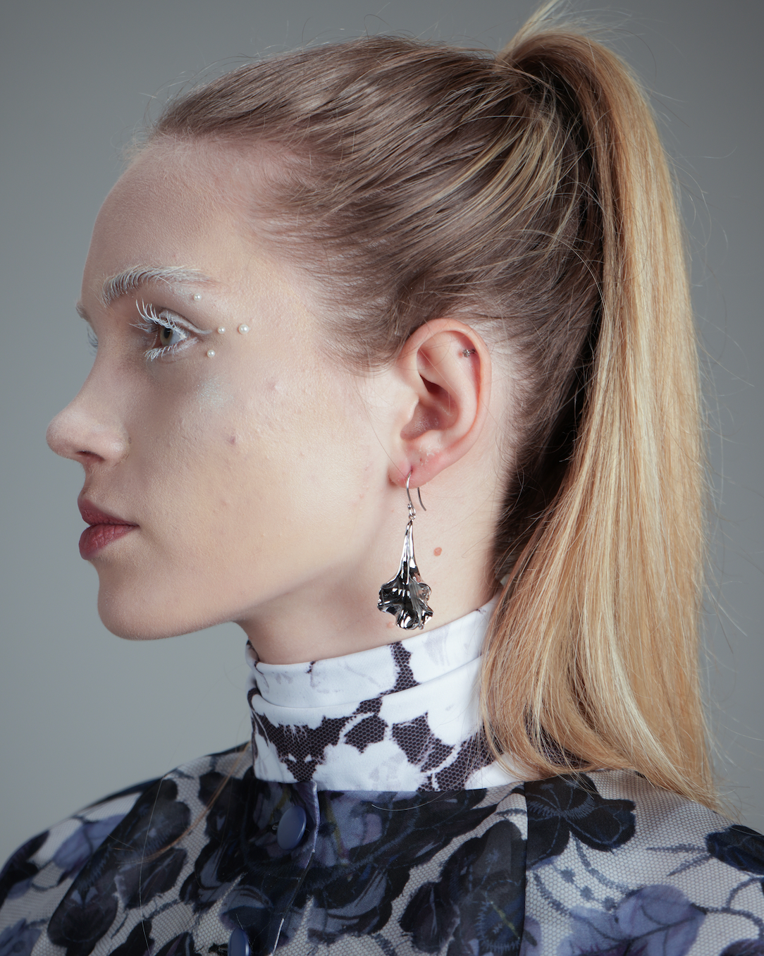 HEART OF PHALAENOPSIS EARRING